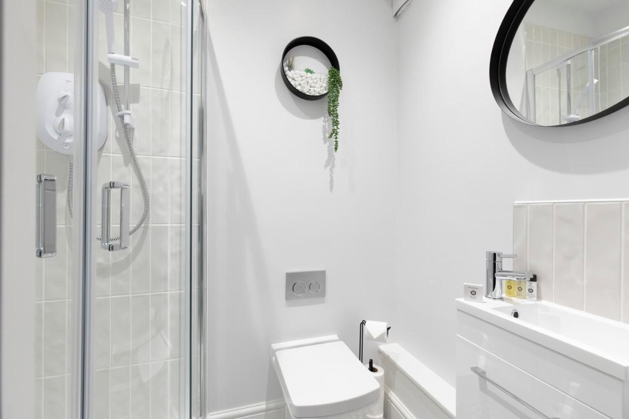 Elliot Oliver - Luxury 2 Bedroom Regency Apartment With Parking & Ev Charger Челтнъм Екстериор снимка