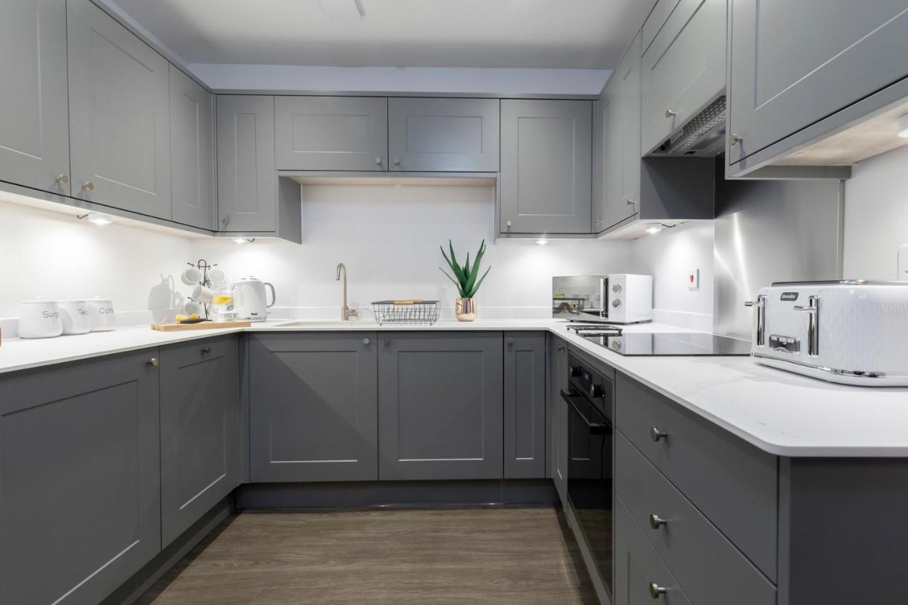 Elliot Oliver - Luxury 2 Bedroom Regency Apartment With Parking & Ev Charger Челтнъм Екстериор снимка
